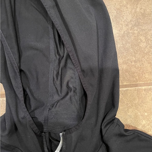 Fabletics Sweatshirt - Picture 2 of 4